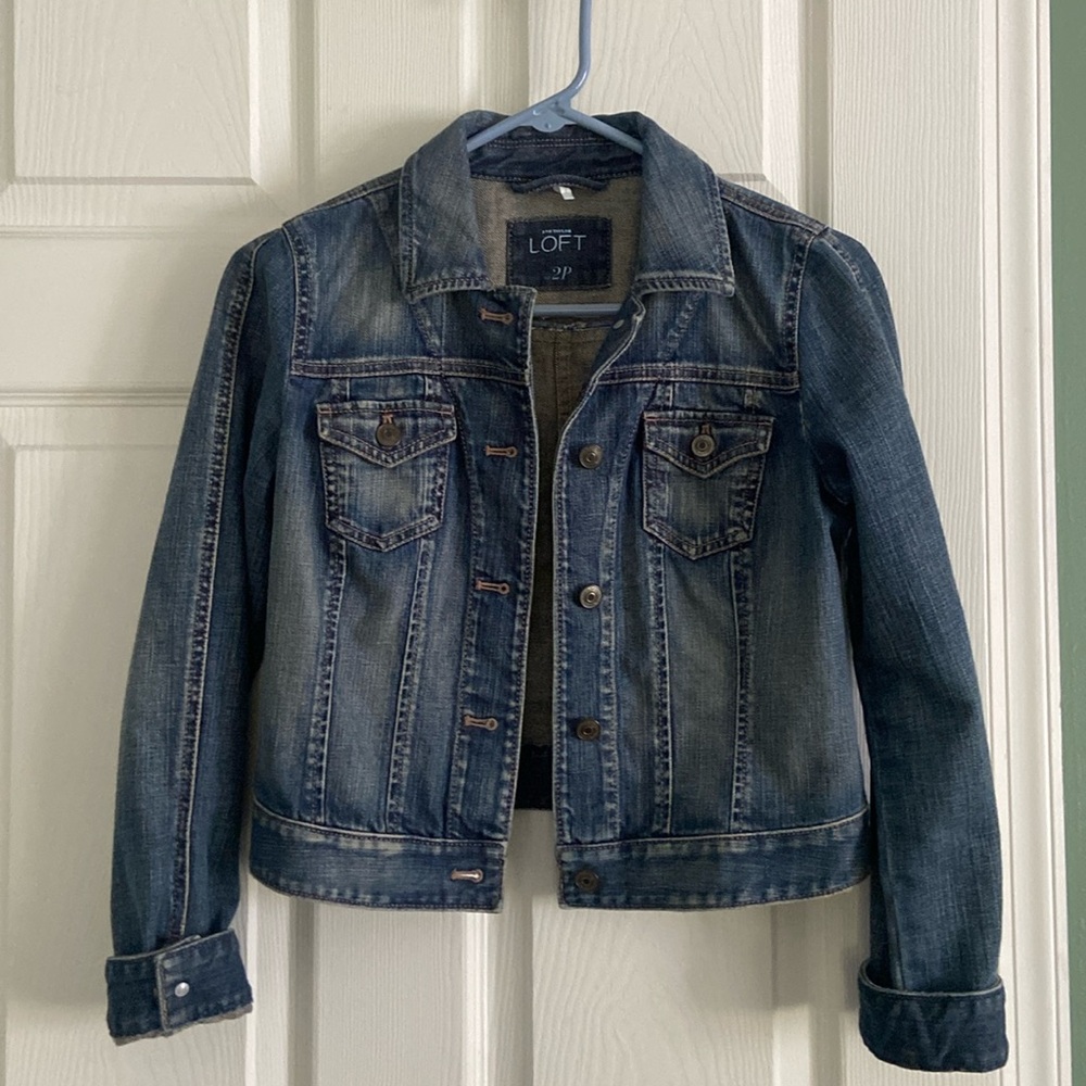 LOFT denim crop denim jacket, sz 2 Petite. Excellent condition, great for spring